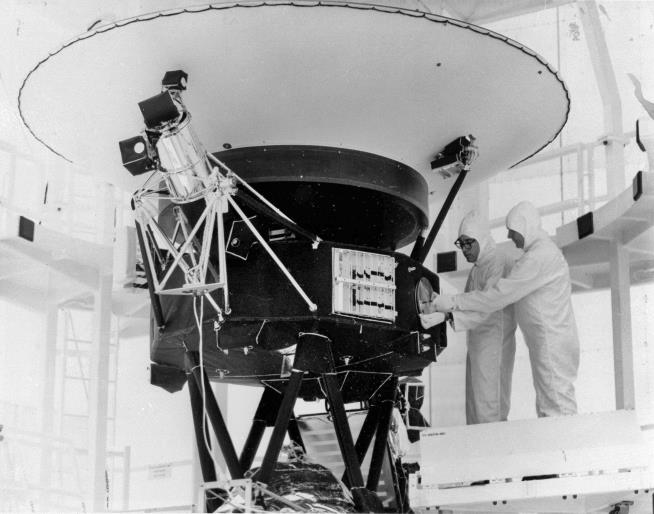 NASA Loses Touch With Voyager 2 After Foul-up