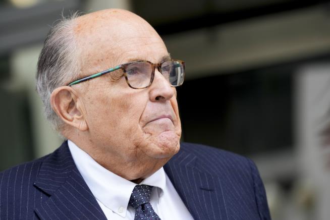 Report: Giuliani's Woes Led Him to Ask Trump for Money