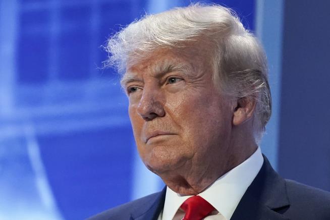 Report: Trump Plans to Steal Viewers From GOP Debate