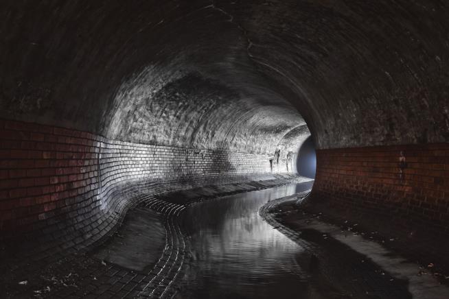 8 Die in Moscow Sewer Disaster