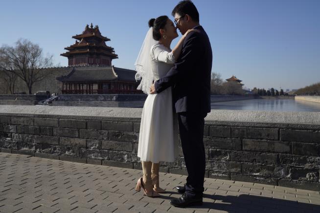 In China, an Unusual Tactic to Boost Young Marriage