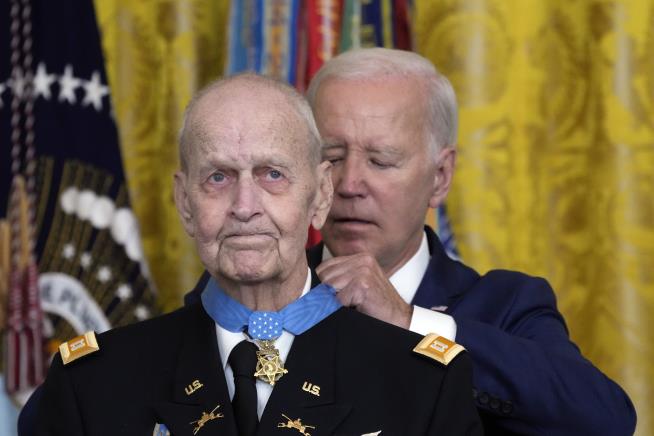 Biden Wears, Then Removes Mask at White House Ceremony
