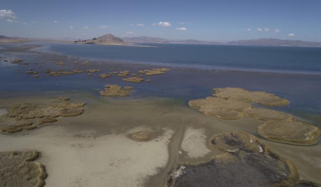 Winter Heat Wave Dries Up Parts of Famed Lake Titicaca