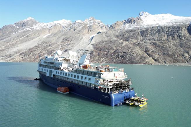 In a Remote Part of Greenland, a Cruise Ship Is Stuck