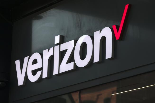 Verizon, GE Report Strong Summer Profits