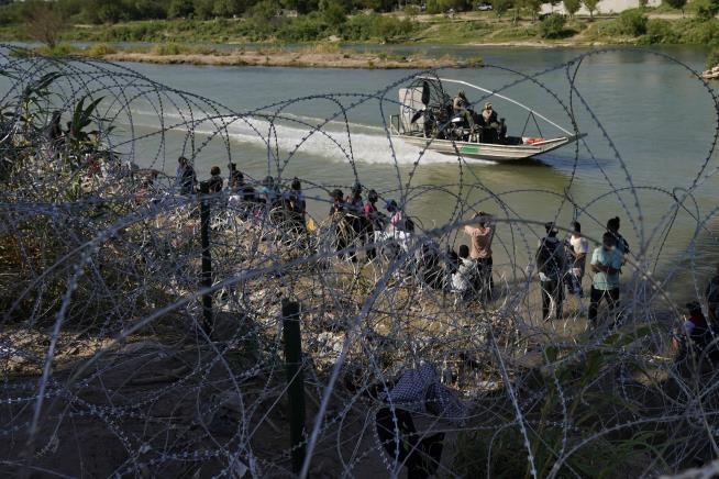 Border Agents Can't Touch Texas' Barbed Wire: Judge
