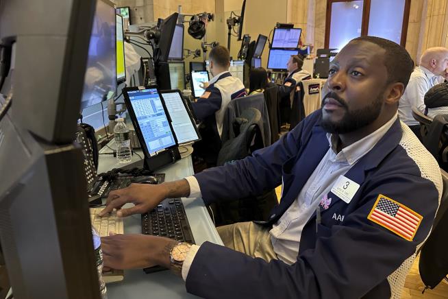 Stocks Hold Steady After Last Week's Big Swings