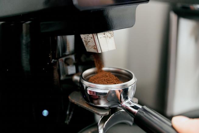 Scientists Find a Trick to Grinding Better Coffee