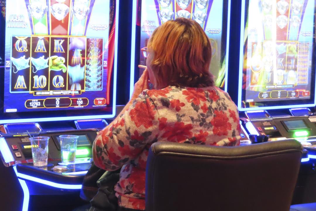 Backers of Ban at Casinos Blow Smoke at Legislators
