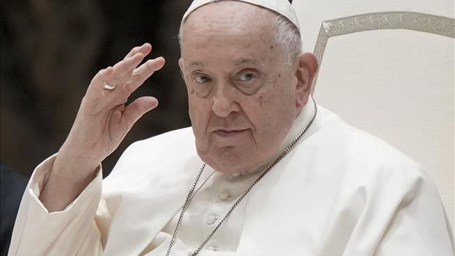 Pope: Priests Can Bless Same-Sex Couples
