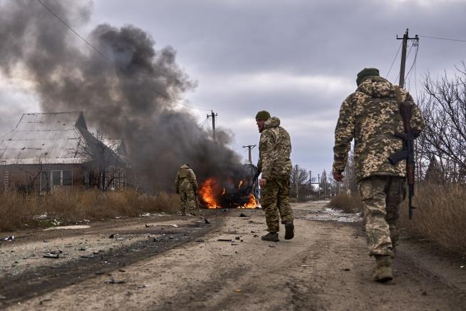 Exhausted Ukraine Needs 500K More Fighters