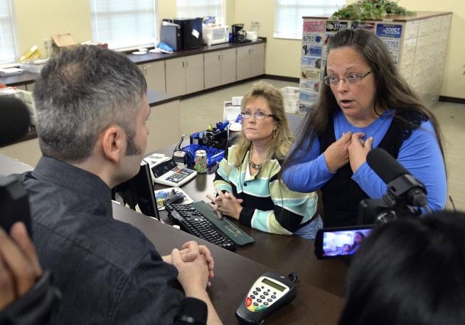 Clerk Who Turned Away Gay Couples Ordered to Pay $260K