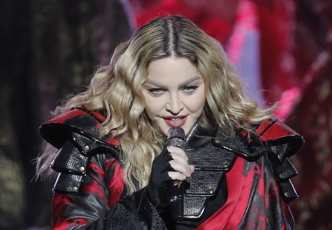 2 Men Sue Madonna for Starting Concert Late