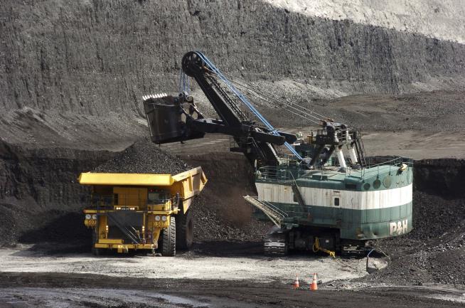 Environmental Groups Lose on Coal Lease Moratorium