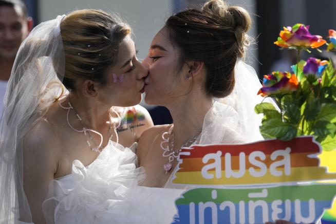 Thai Lawmakers Give Green Light to Same-Sex Marriage