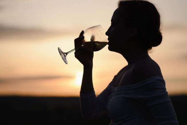Even Moderate Drinking Raises Heart Risks for Women