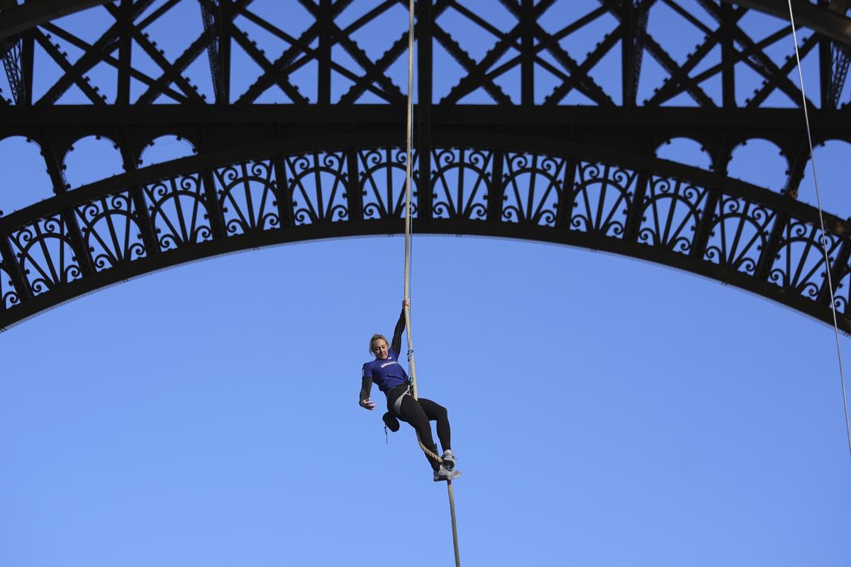 Athlete Makes Her Way Up Eiffel Tower via Rope