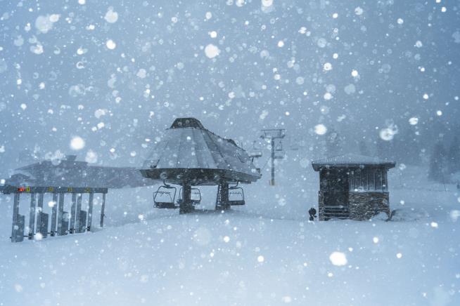 California Gets One of Its Snowiest Days This Season ... in May