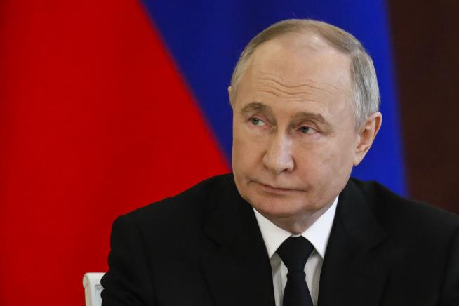 Sources: Putin Wants a Ceasefire, but With Strings
