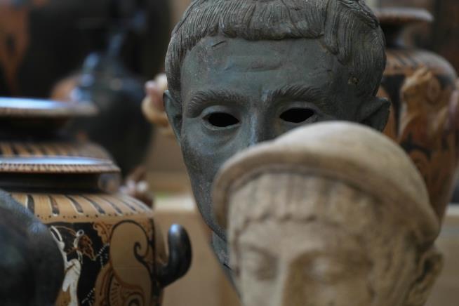 US Returns $80M in Stolen Italian Artifacts