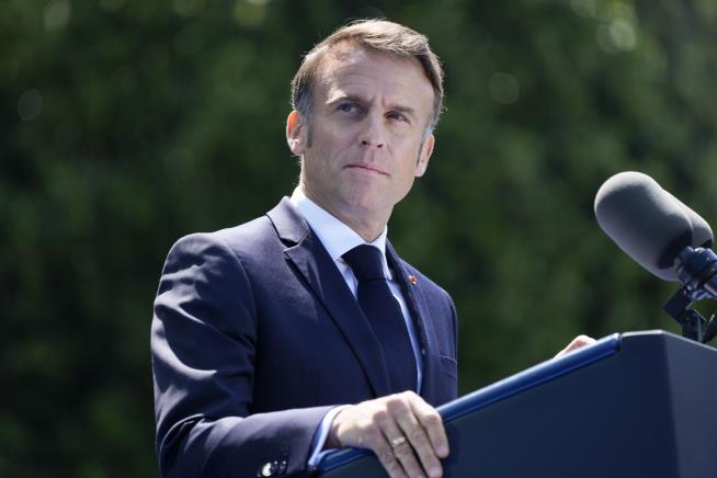 Macron's Gamble Likened to 'Russian Roulette'
