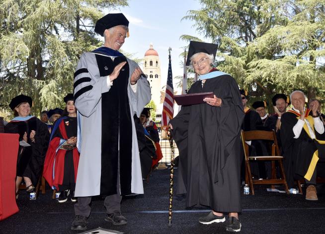 Woman Who Skipped Thesis in 1941 Gets Master's