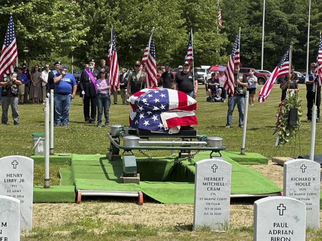 Hundreds Attend Stranger's Funeral After Plea