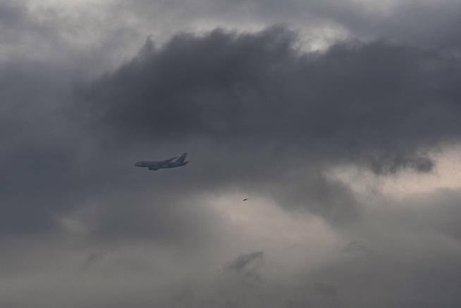 Injuries Abound After Plane Drops 25K Feet in 5 Minutes