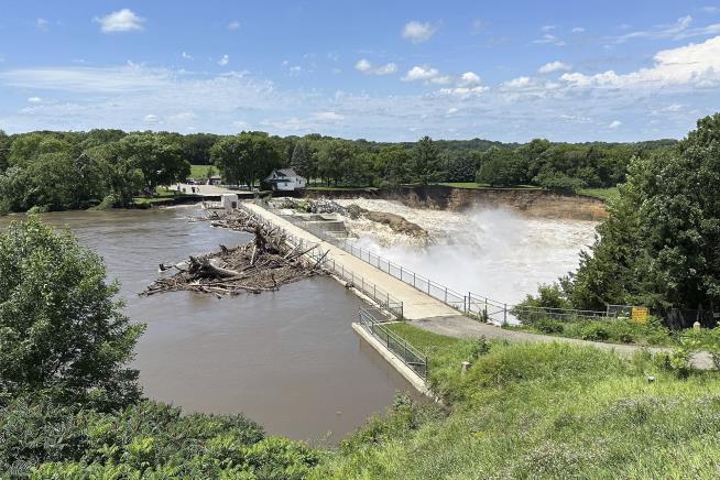 Minnesota Dam Is in 'Imminent Failure Condition'