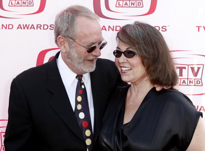 Martin Mull Dies at 80 After 'Valiant Fight'