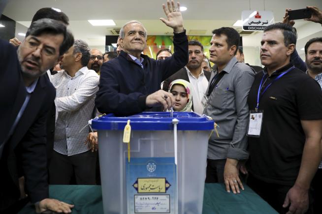 Iran's Election Goes to Runoff After Record Low Turnout