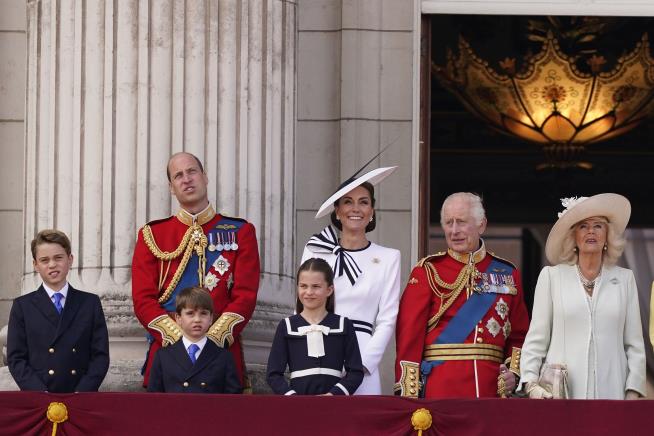 Rooms Behind Royals' Vaunted Balcony Open to Public