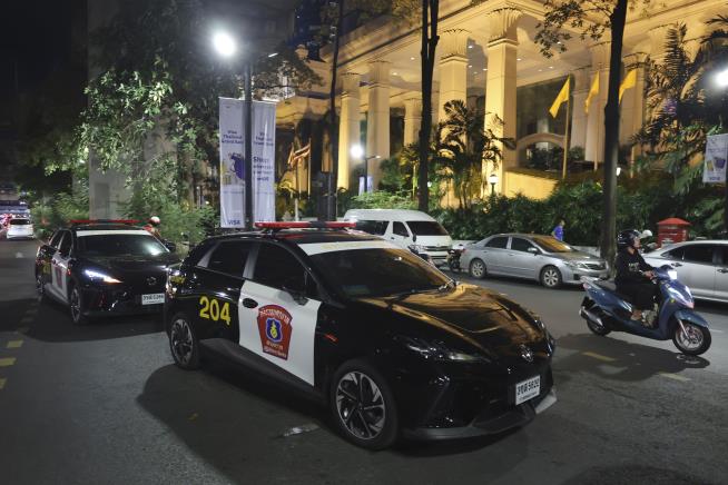 6 Found Dead in Locked Room at Luxury Hotel