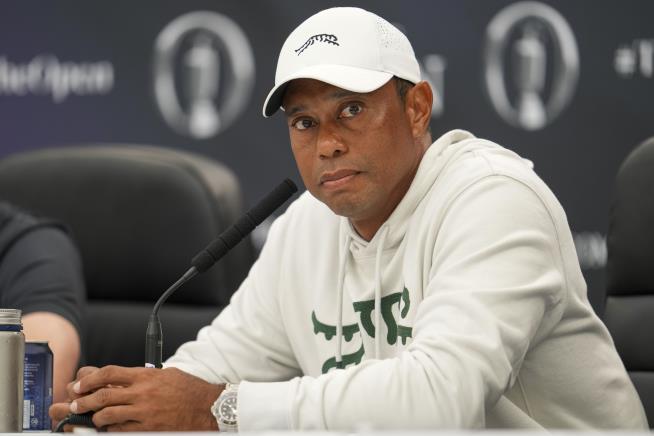 Tiger Woods Roasts Player Who Suggests He Retire