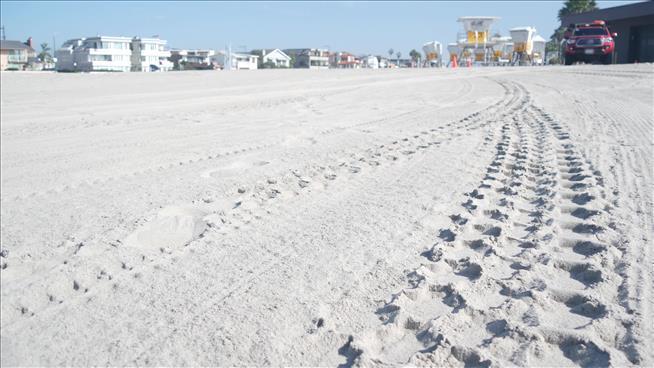 Teen Rescued After Being 'Buried Up to Neck' in Sand