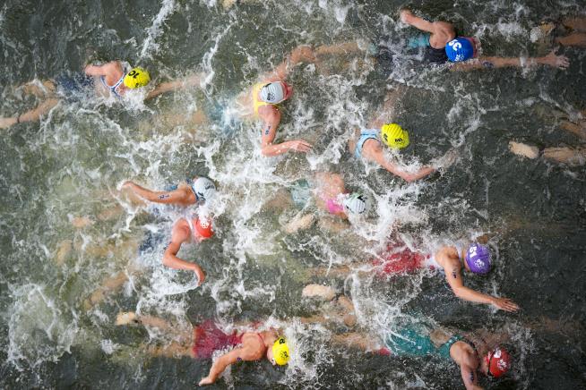 Unusual Overhead Shot Reveals Chaos of Triathlon Swimming