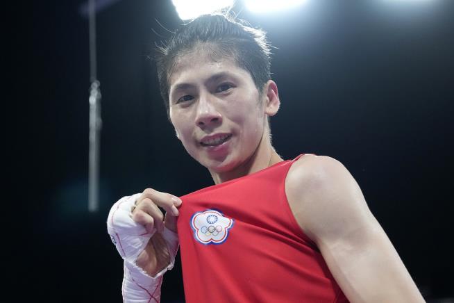 Two Boxers in Gender Outcry Clinch Medals