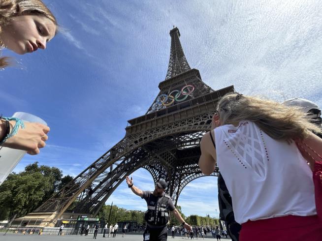 British Man Released After Eiffel Tower Climb