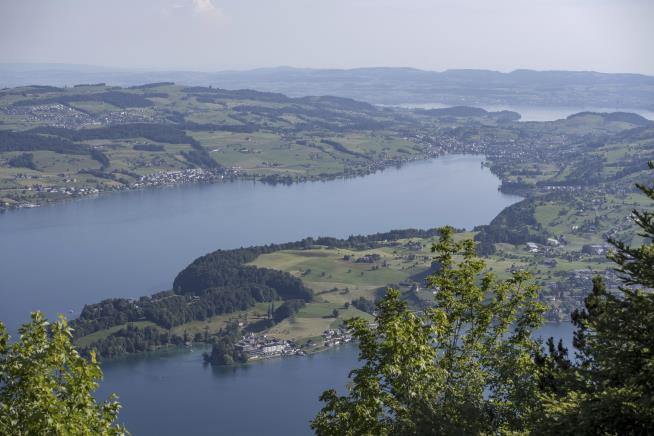 Switzerland Offers Cash for Solution to Lake Munitions