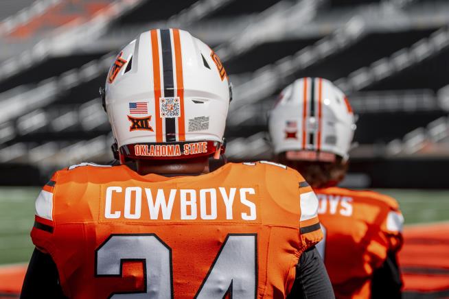 College Team Will Wear QR Codes on Helmets