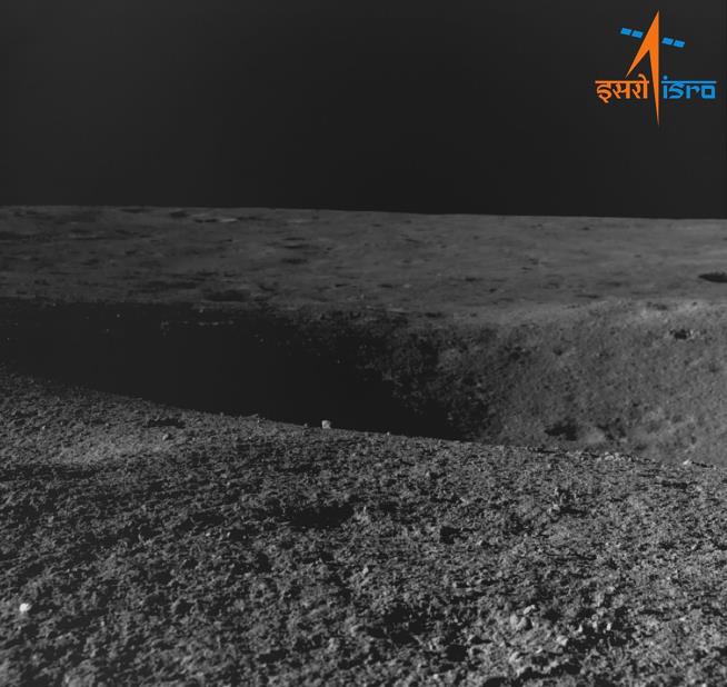 Rover Finds Evidence That Magma Covered Moon