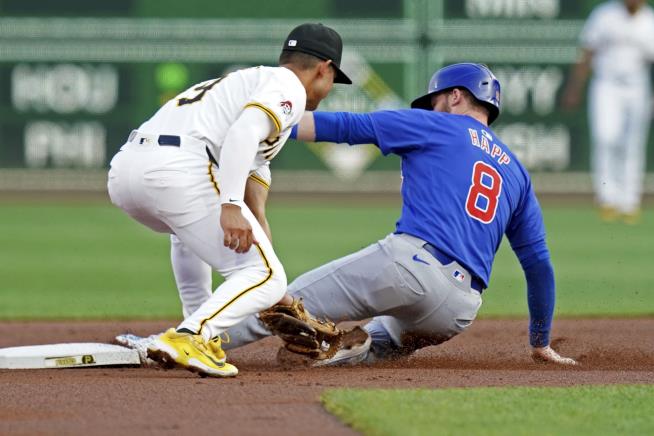 Cubs Make History With Eight Stolen Bases