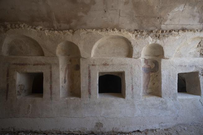 Historic 2K-Year-Old Tombs in Israel Open to Public