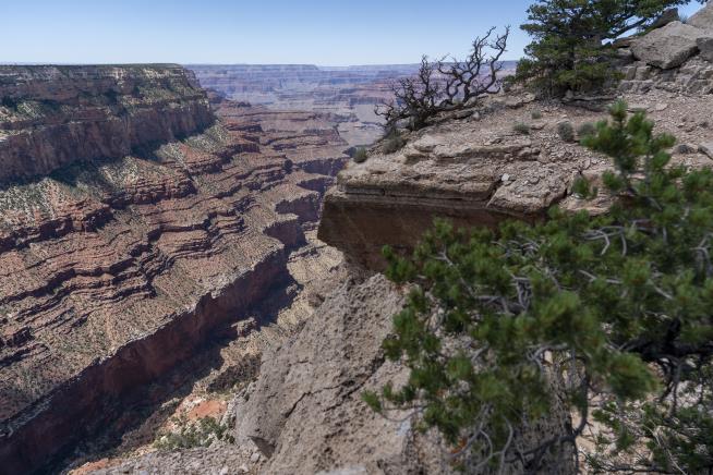 Grand Canyon Hotels Close Amid Pipeline Breaks