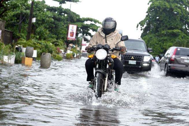 Nigerian Floods Kill Scores, Threaten Food Supply