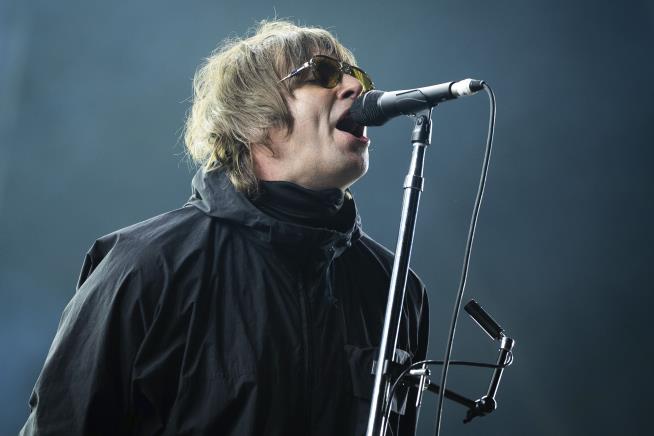 Oasis Fans Get Error Messages in Scramble for Tix