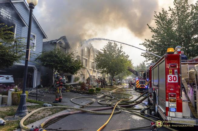 Plane Crashes Into Oregon Townhouses, 3 Dead