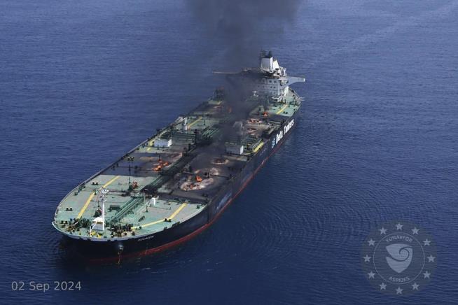 Salvagers Abandon Burning Oil Tanker in Red Sea