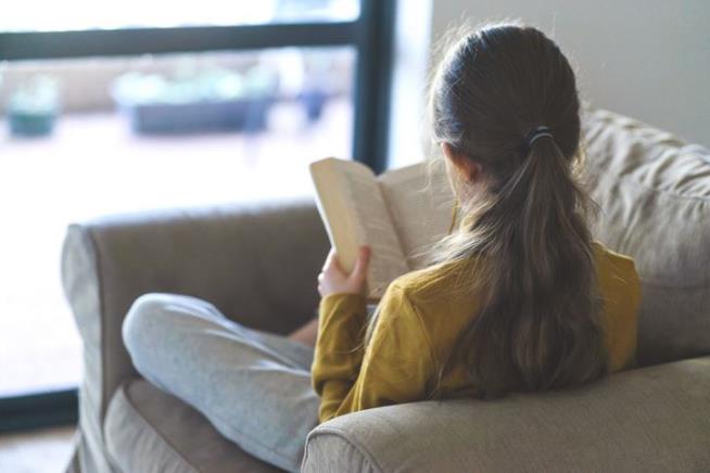 Mom Pays Her Daughter $100 to Read a Book