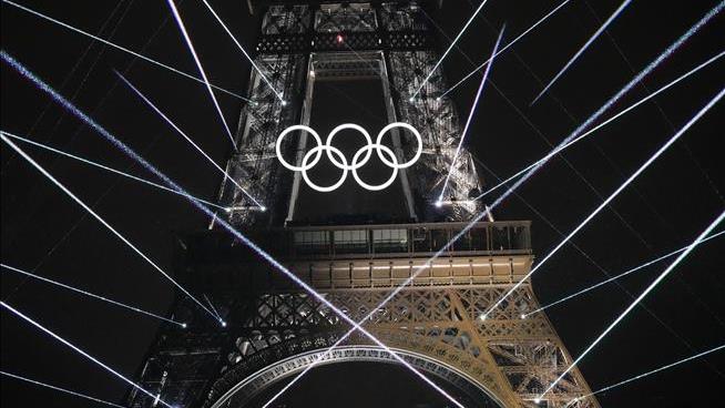 Eiffel Family Wants the Olympic Rings Gone